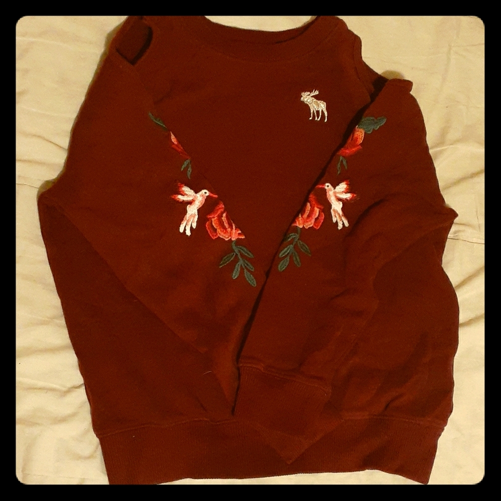 Like new kids cut out shoulder Sweater 🥀